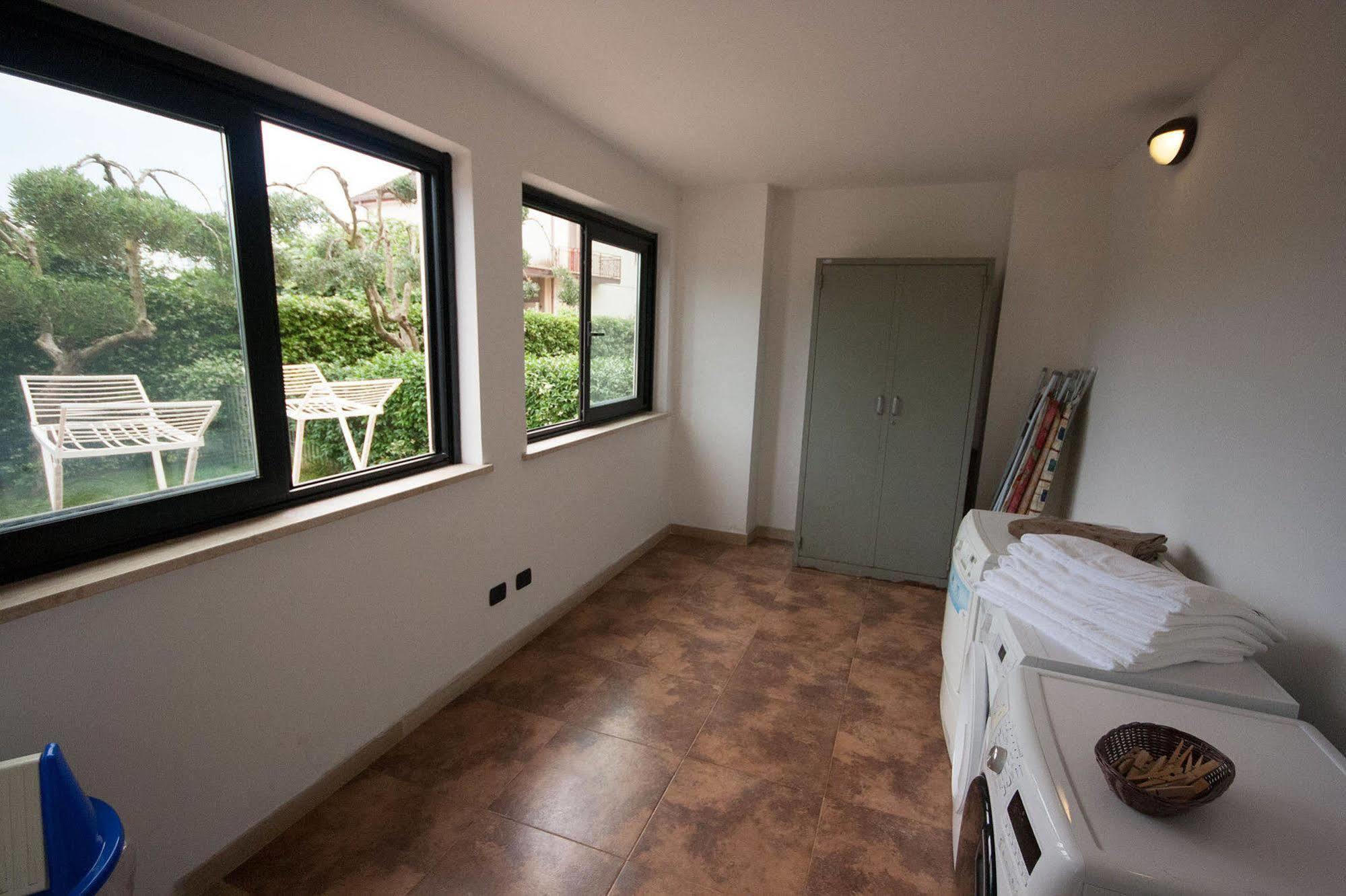 Della Piana Residence Aprilia Esterno foto